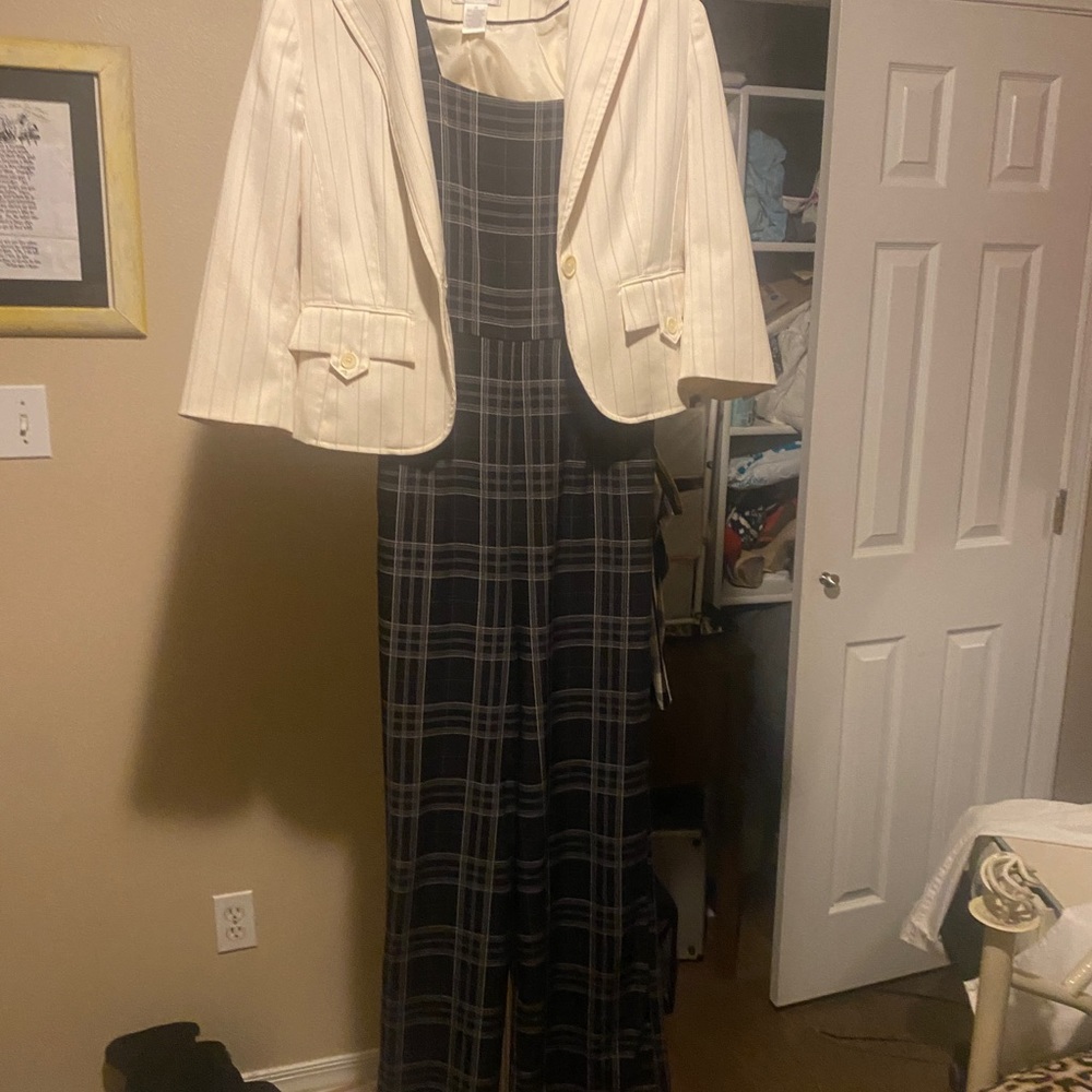 Cute romper with pockets